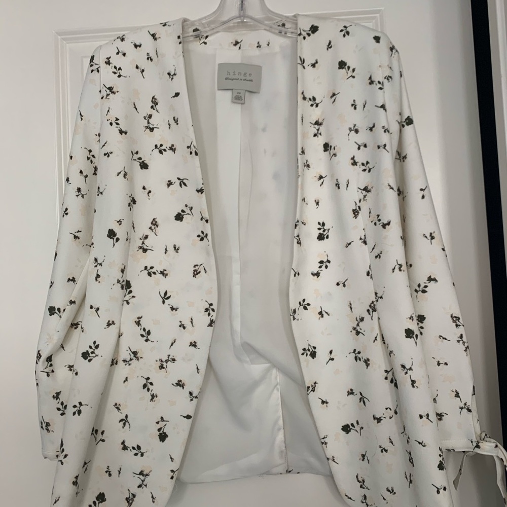 HINGE Floral Print Size XS Blazer